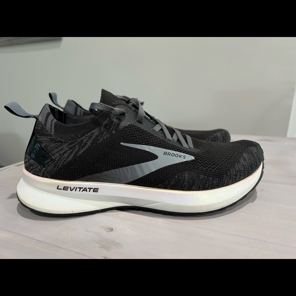 Brooks Women’s Levitate 4 Running Shoes